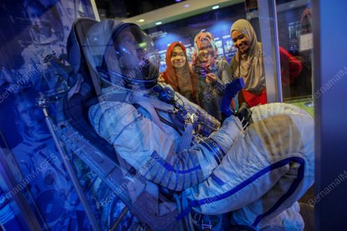 KL50_07022017_PLANETARIUM