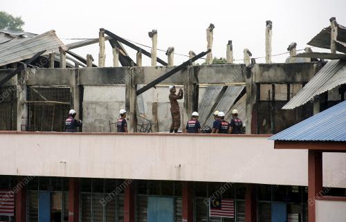 KL50_07102015_TERBAKAR