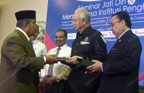 KL50_08122016_PM_PENGHULU