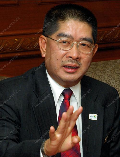 MAXIMUS ONGKILI