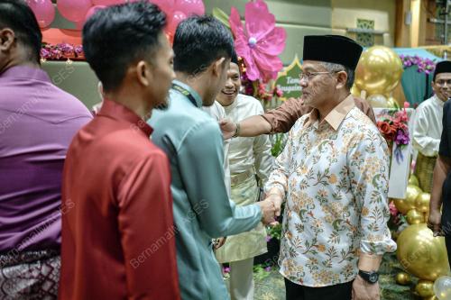 DATUK DR MOHD NA'IM MOKHTAR