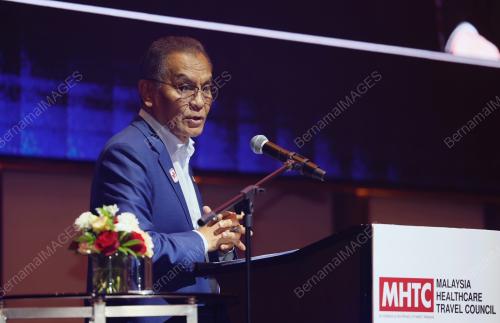 DATUK SERI DR DZULKEFLY AHMAD