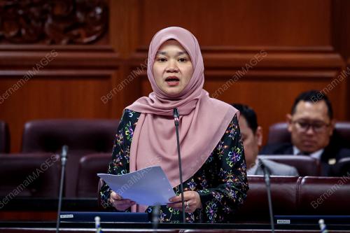FADHLINA SIDEK