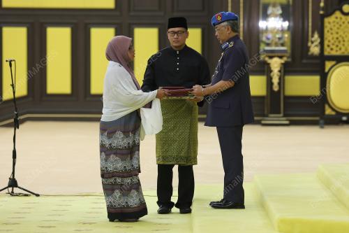 AL-SULTAN ABDULLAH RI'AYATUDDIN AL-MUSTAFA BILLAH SHAH