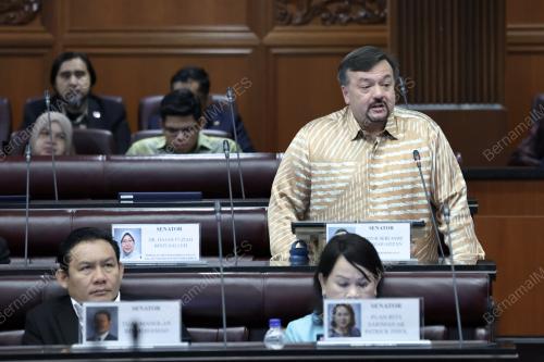 DATUK SERI AMIR HAMZAH AZIZAN