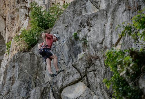 ROCK CLIMBING GUA DAMAI