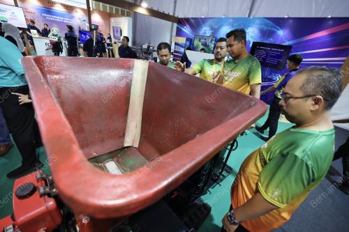 TINJAUAN SAMBUTAN PENEROKA FELDA