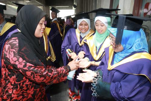 GRADUAN UNIVERSITI MALAYA