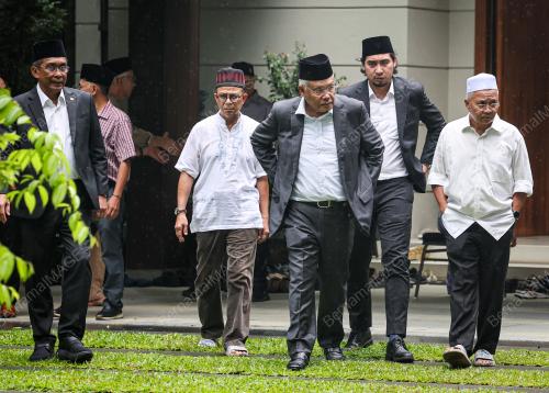 DATUK SERI HAMZAH ZAINUDIN