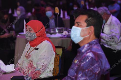 DATUK SERI NANCY SHUKRI