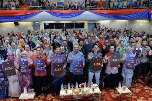 TAN SRI WAN AHMAD DAHLAN ABDUL AZIZ
