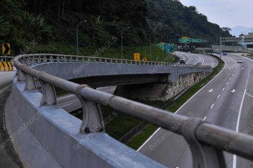 TINJAUAN TRAFIK LEBUHRAYA PANTAI TIMUR (LPT) MENGHALA KUALA LUMPUR