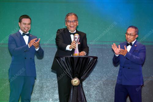 DATUK SERI DR DZULKEFLY AHMAD