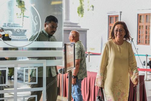TOH PUAN NA'IMAH KHALID