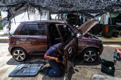 TINJAUAN BENGKEL KERETA SEMPENA HARI RAYA