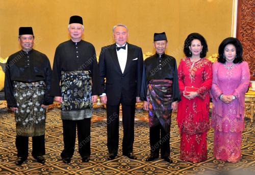 KL50_18042012_AGONG