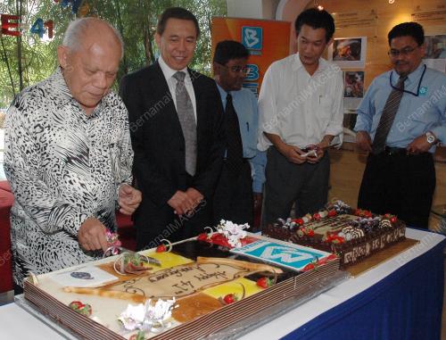 ULANG TAHUN BERNAMA