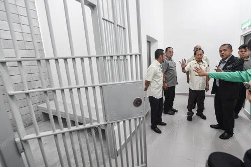 DATUK SERI AHMAD MASLAN