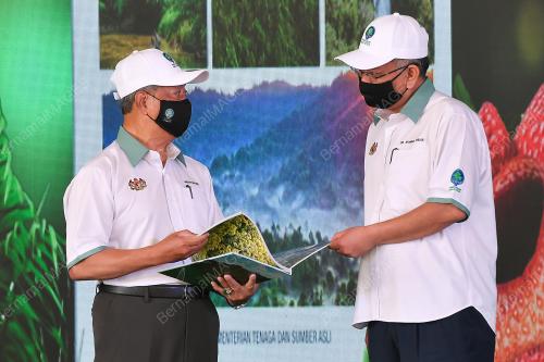 TAN SRI MUHYIDDIN YASSIN