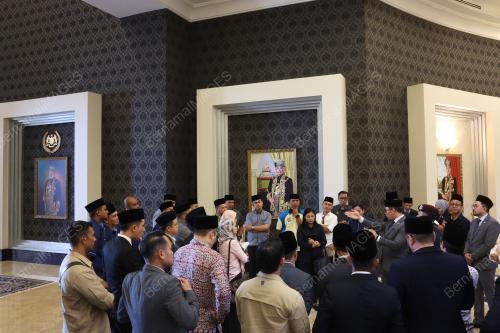 SANTAPAN MAKAN TENGAH HARI AGONG ASEAN