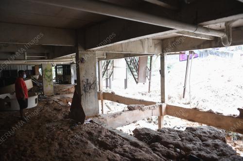 TINJAUAN KEJADIAN TANAH RUNTUH KEMENSAH HEIGHTS