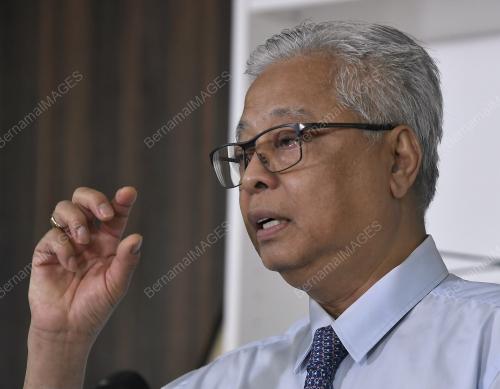 DATUK SERI ISMAIL SABRI YAAKOB