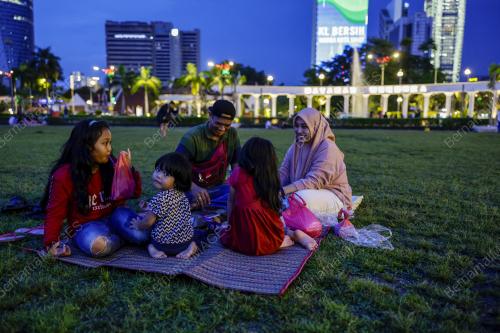 TINJAUAN BUKA PUASA DATARAN MERDEKA