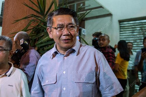 DATUK SERI SALAHUDDIN AYUB