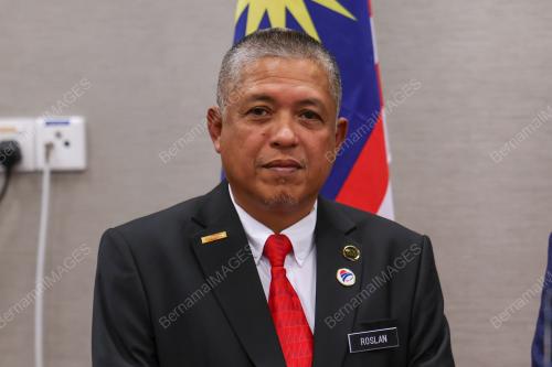 DATUK IR ROSLAN ISMAIL