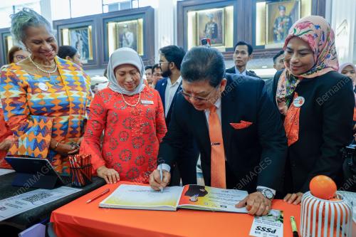 TAN SRI JOHARI ABDUL