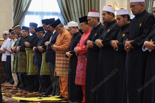 AL-SULTAN ABDULLAH RI'AYATUDDIN AL-MUSTAFA BILLAH SHAH