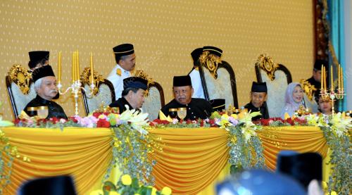 KL50_26062013_AGONG_SANTAP