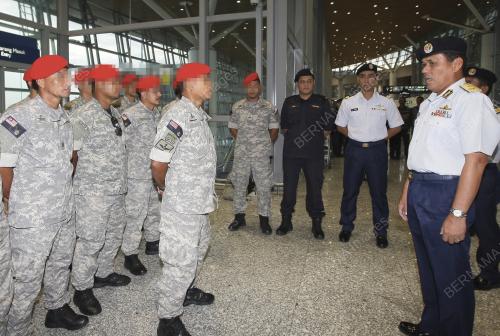 LAKSAMANA PERTAMA MARITIM ABU BAKAR IDRIS