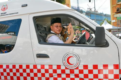 DATUK DR MOHD NAIM MOKHTAR