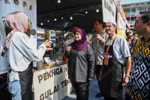 DATUK RUBIAH WANG
