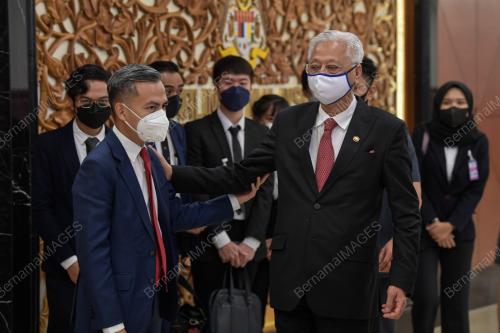 DATUK SERI ISMAIL SABRI YAAKOB