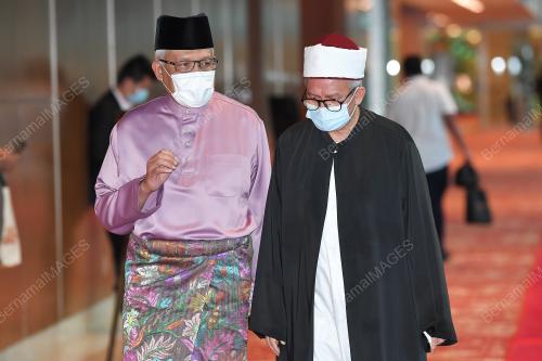 DATUK SERI HAMZAH ZAINUDDIN & DATUK SERI DR ZULKIFLI MOHAMAD AL-BAKRI