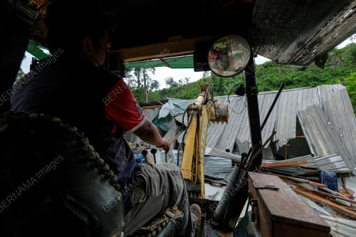 KAWASAN TEROKA DI DALAM HUTAN SIMPAN