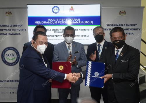 DATUK SERI TAKIYUDDIN HASSAN