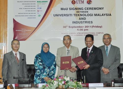 DATUK DR. ZAINI UJANG