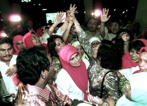 KL51-10_05_2000_HIGHFIVE_07012016