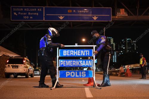 POLIS SEDIA LAKSANA SEKATAN JALAN RAYA