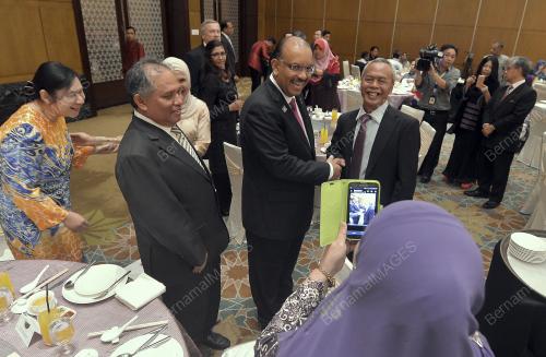 KL51_01122015_KHIDMAT_BAKTI