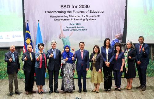 ESD FOR 2030 REGIONAL MEETING ON TRANSFORMING THE FUTURES OF EDU