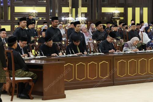 ANGKAT SUMPAH JEMAAH MENTERI