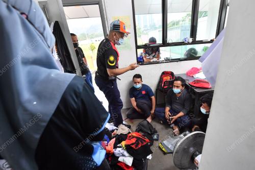 OPERASI KAD PENGENALAN PALSU