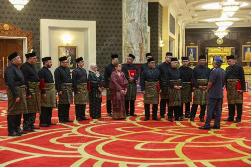 AL- SULTAN ABDULLAH RI'AYATUDDIN AL-MUSTAFA BILLAH SHAH
