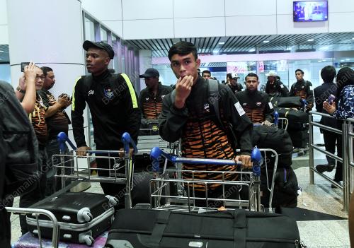 KETIBAAN ATLET BOLA SEPAK BAWAH 22 DARI SUKAN SEA 2019