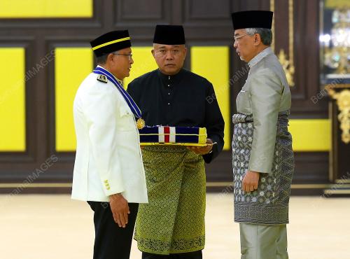 AL-SULTAN ABDULLAH RI'AYATUDDIN AL-MUSTAFA BILLAH SHAH