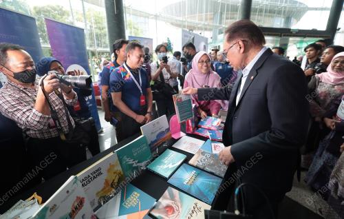 DATUK SERI ANWAR IBRAHIM